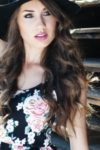 Amy Vosters Summery Flower Dress Fashion 2